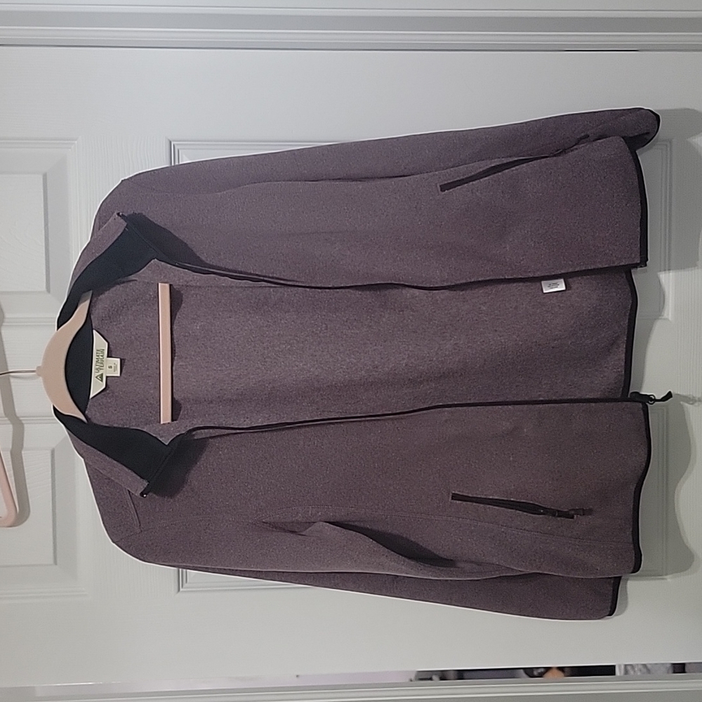 𝅺nwot Ultimate Terrain fleece zip up jacket. Size small.